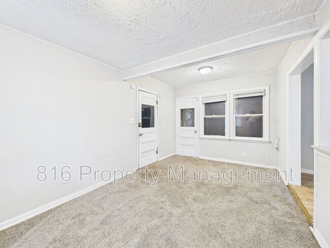 Building Photo - 2700 Oakley Ave