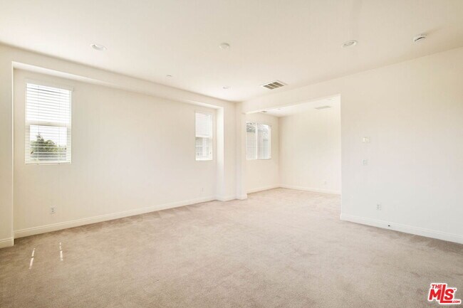 Building Photo - 5929 Spelthorne Ln