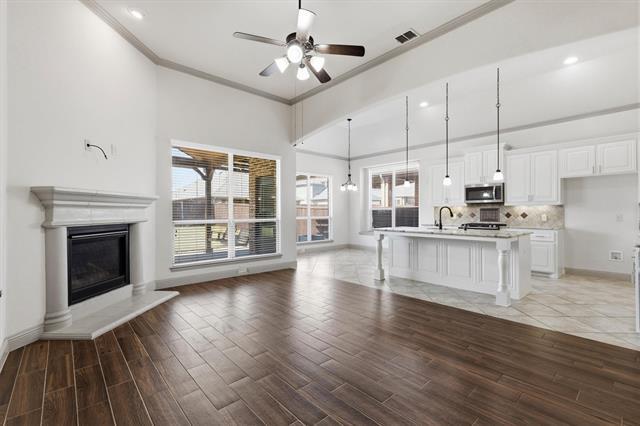 Building Photo - 2418 Askew Dr