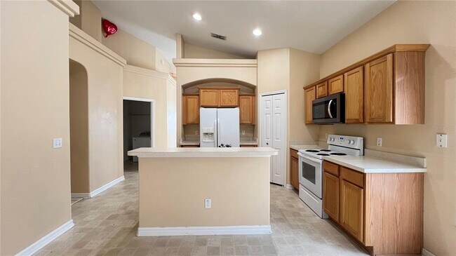 Building Photo - 16709 Fresh Meadow Dr