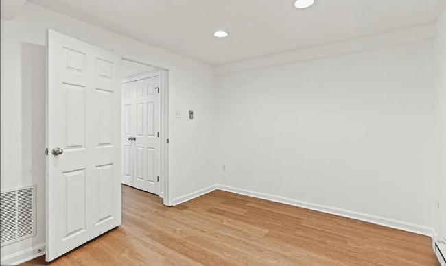 Building Photo - 3194 St Johns Ln