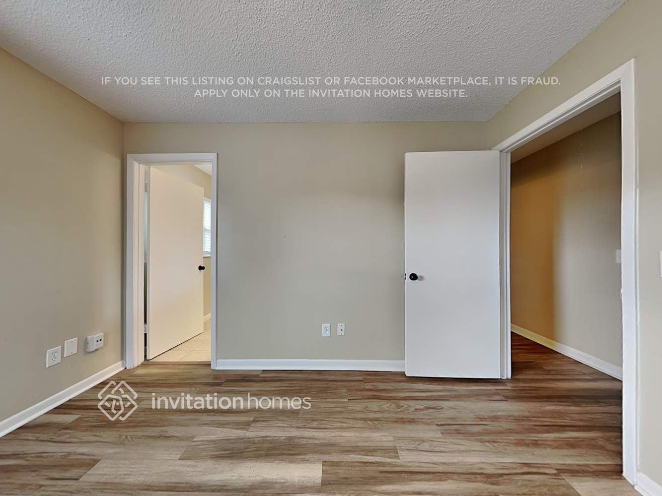 Building Photo - 320 Roosevelt Square