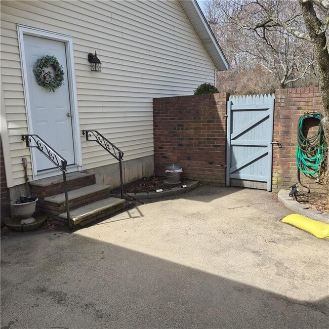 Building Photo - 956 Brighton Way