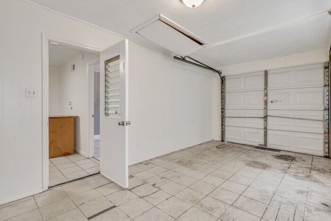 Building Photo - 12473 Northwood Rd