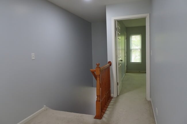 Building Photo - 2203 S Crambourne Way