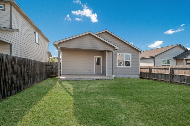 Building Photo - Solar-Powered Home with Modern Finishes & Included Fridge