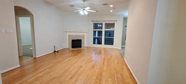 Building Photo - 10203 Ripple Lake Dr