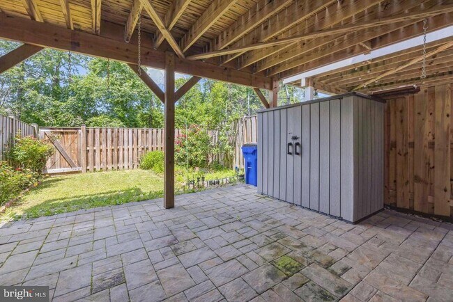 Building Photo - 6252 Newport Ct