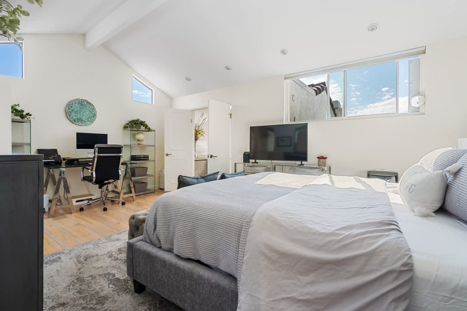 Building Photo - 301 Crocus Ct