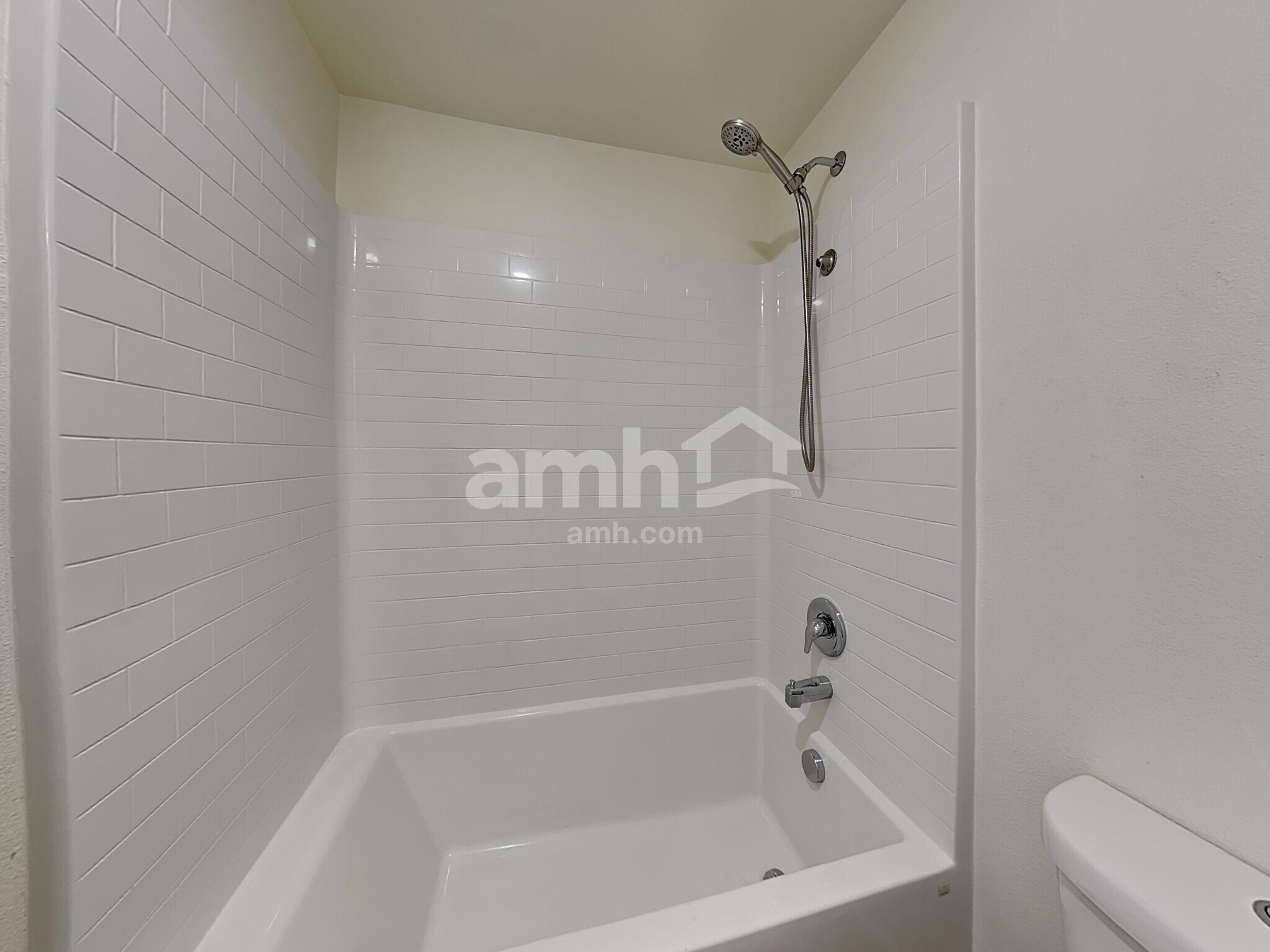 Building Photo - 1221 W 17th Ave