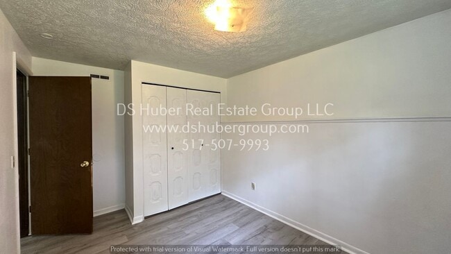 Building Photo - 2723 Narraganset Dr