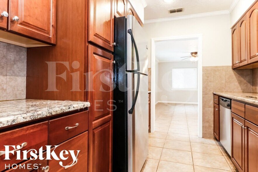 Building Photo - 3113 Union St N