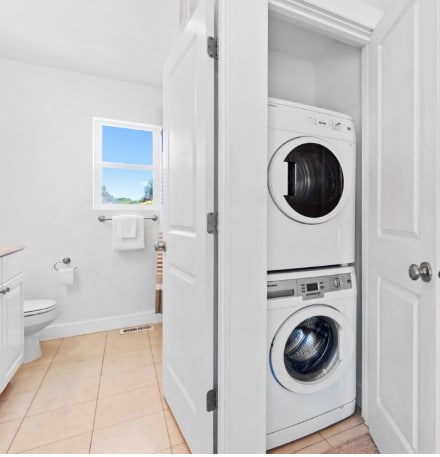 Building Photo - 3131 NE Wasco St