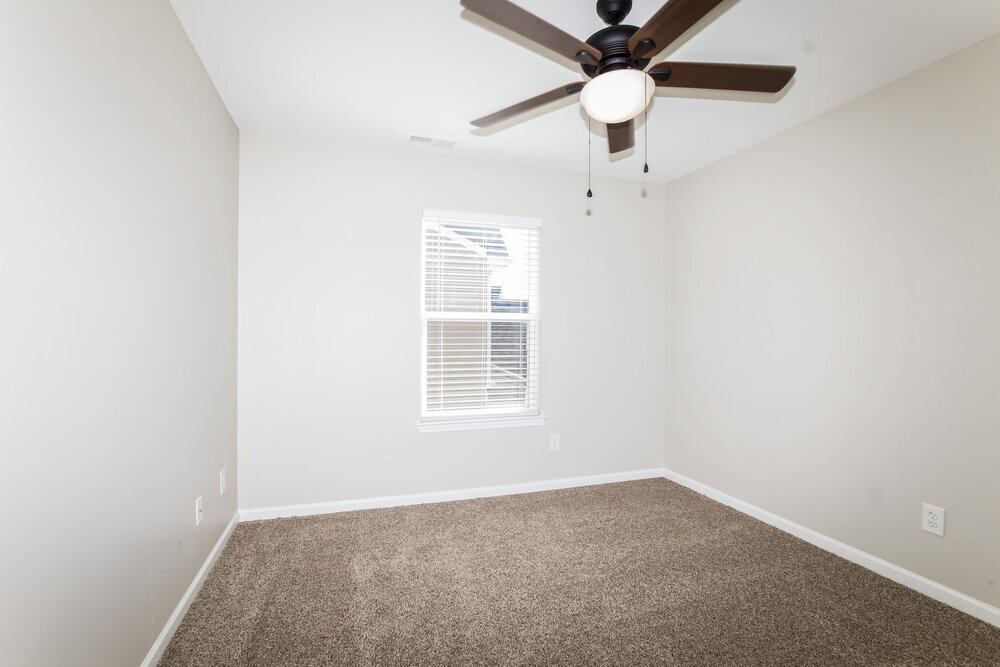 Building Photo - 6694 Sequoia Hills Dr