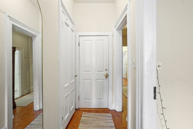 Building Photo - 296 Marlborough St