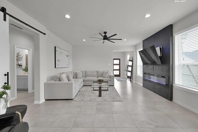 Building Photo - 40558 Berylline Ln.