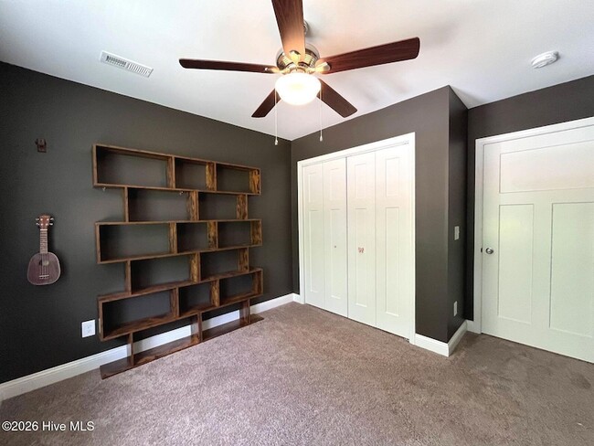 Building Photo - 203 S Pine St