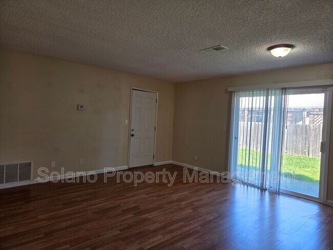 Building Photo - 232 Elwood St