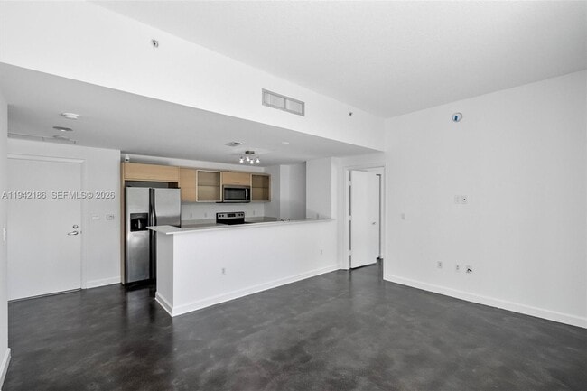 Building Photo - 350 NE 24th St