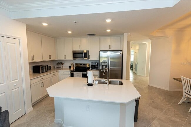 Building Photo - 15375 Grn Acrs Ave