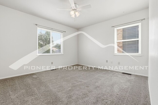 Building Photo - Spacious Home with Office and Fenced Yard