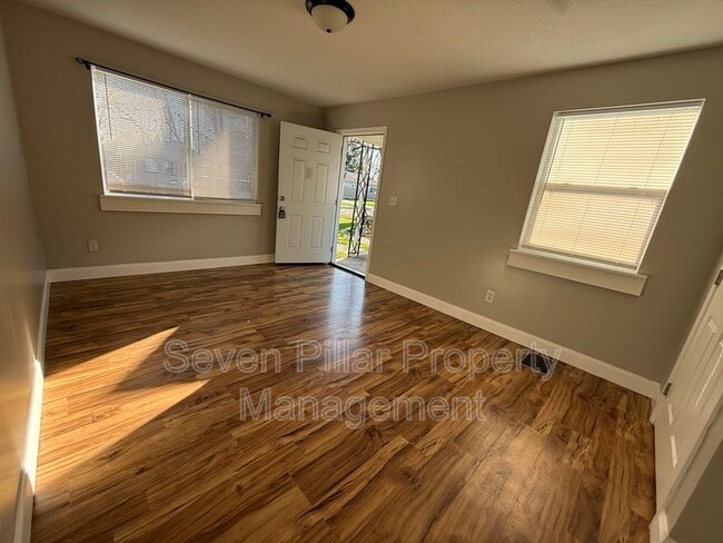 Building Photo - 1046 Republic Ave