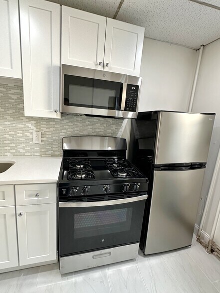 Building Photo - 1814 S 13th St