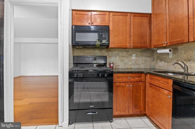 Building Photo - 5482 Cedar Ln