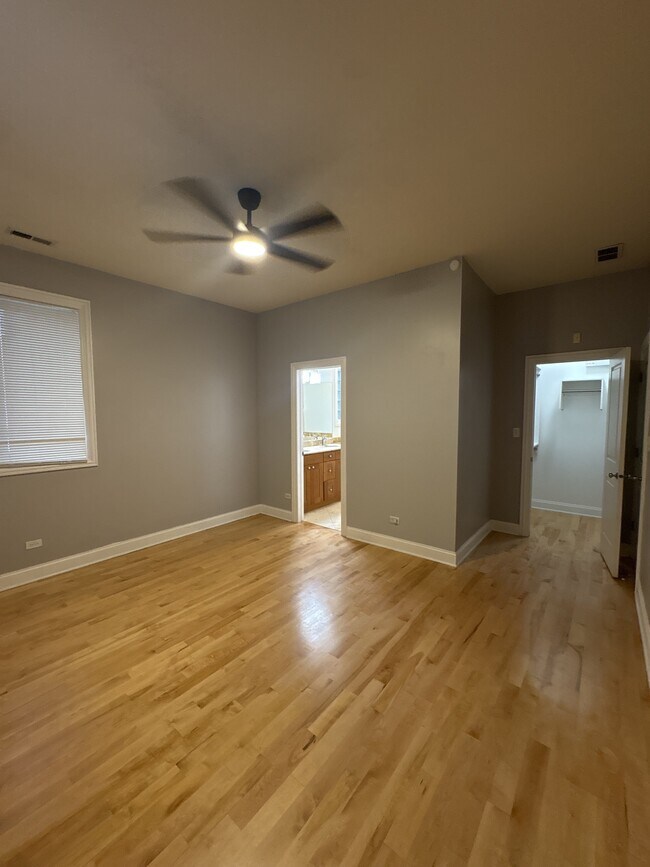 Building Photo - 4218 S King Dr