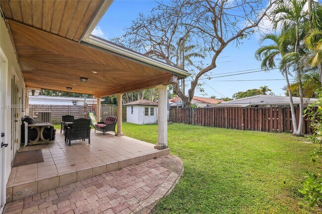 Building Photo - 3614 SW 58th Ave