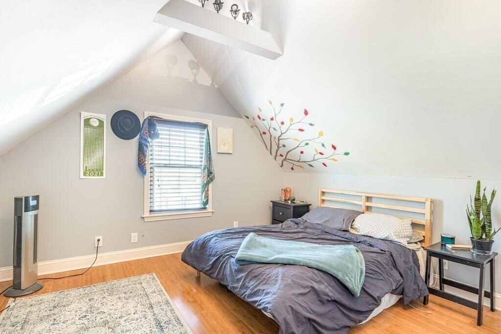 Building Photo - 39 Melvin St