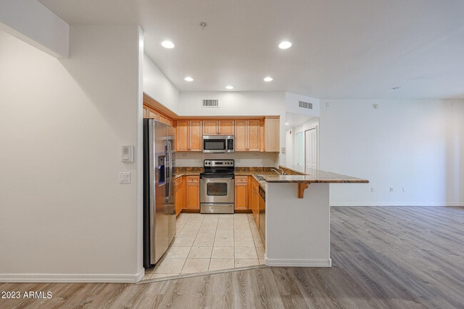Building Photo - 20660 N 40th St