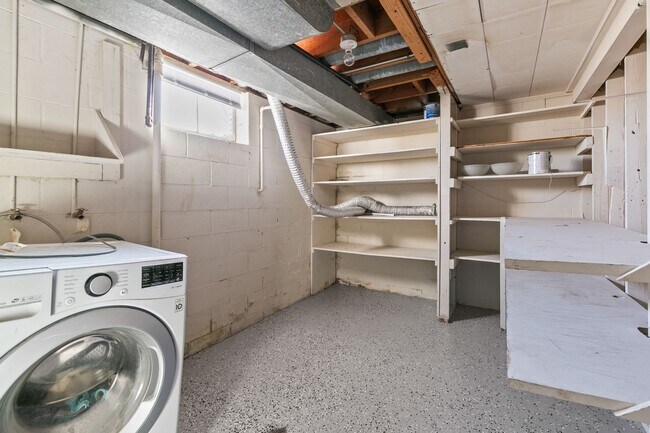 Building Photo - Beautifully Renovated 4-Bedroom Home