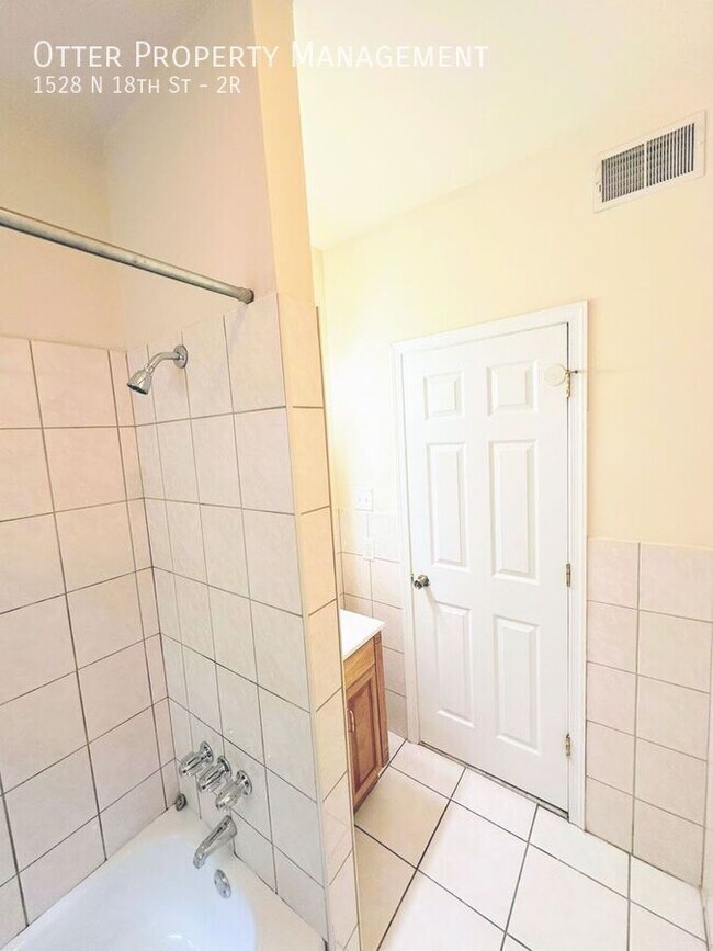 Building Photo - 1528 N 18th St