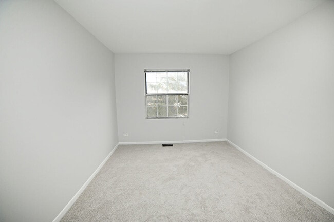 Building Photo - 208 Ivy Ct