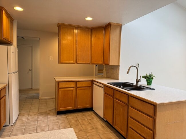 Building Photo - CLICK "REQUEST A TOUR" NOW!