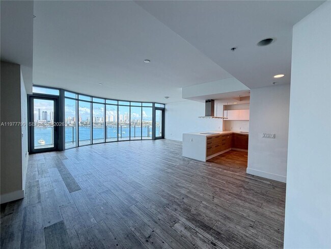 Building Photo - 17111 Biscayne Blvd