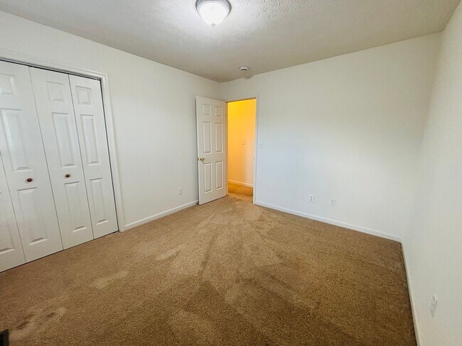 Building Photo - 40 Station Ln NE