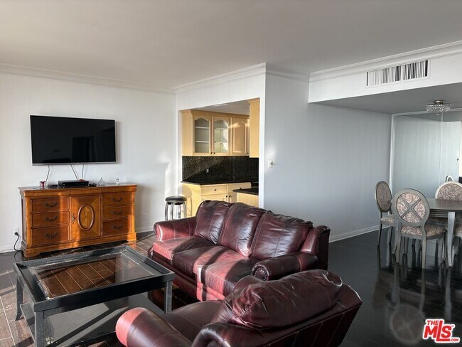 Building Photo - 4411 Los Feliz Blvd