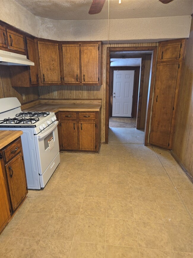 Building Photo - 1711 W 17th St