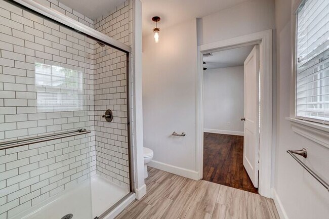 Building Photo - Charming 1920s Home - Fully Renovated | MO...