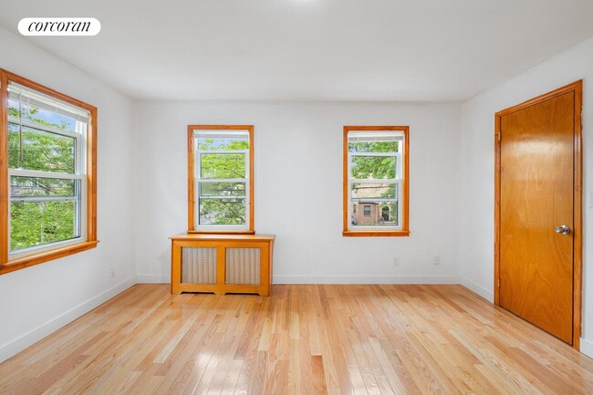 Building Photo - 233-4 Seward Ave