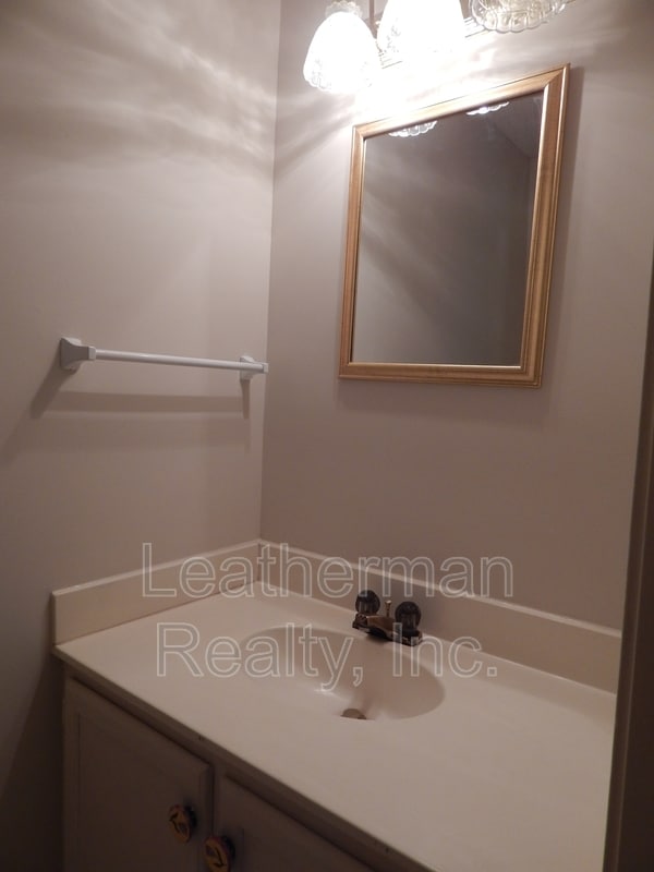 Building Photo - 738 Coventry Ln