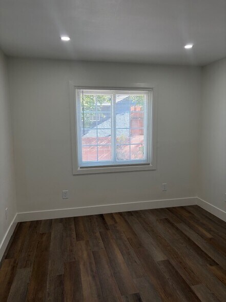 Building Photo - 4131 W 107th St