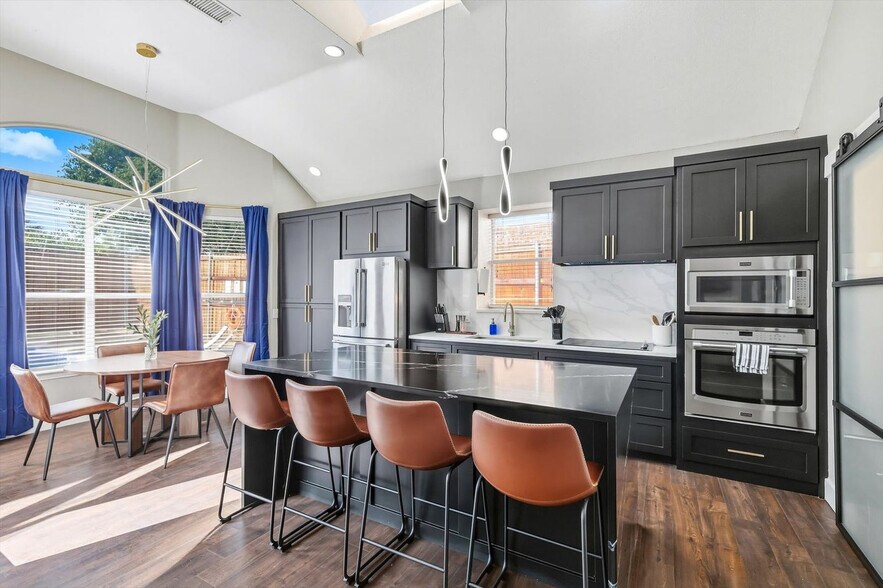 Building Photo - 5709 Courtney Cir