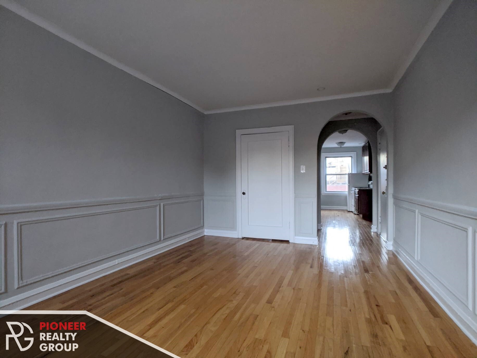 Building Photo - 546 W Surf St