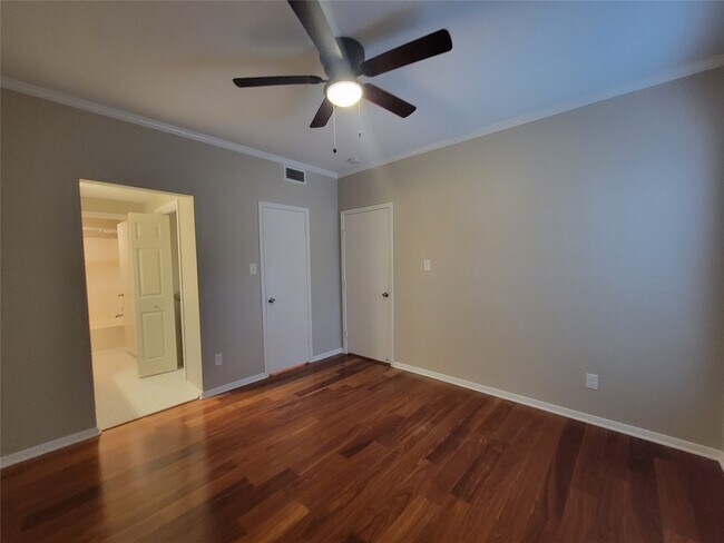 Building Photo - 5711 Sugar Hill Dr