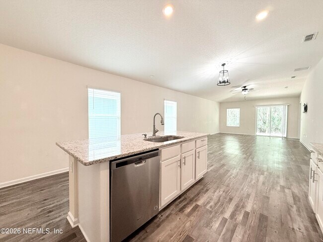 Building Photo - 7838 Meadow Walk Ln