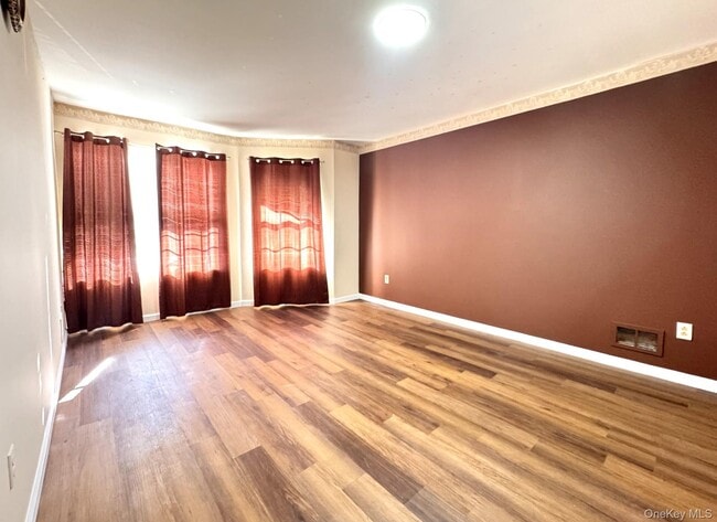 Building Photo - 199 Ramapo Rd