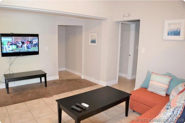 Building Photo - 4411 E Tradewinds Ave
